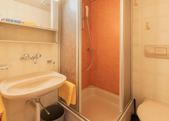 레만스 헤르베르게 호스텔 *